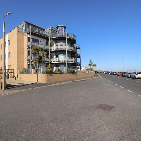 Flat 19 By The Beach Harwich Exterior photo