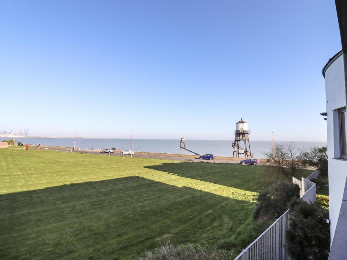 Flat 19 By The Beach Harwich Exterior photo