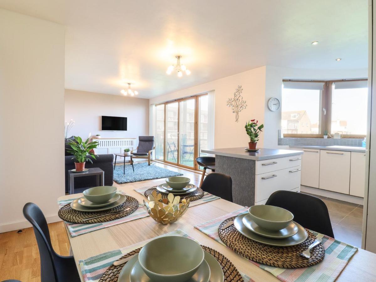 Flat 19 By The Beach Harwich Exterior photo