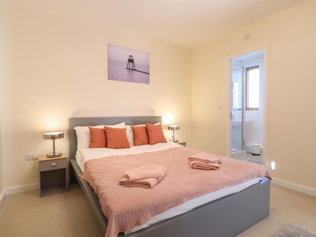 Flat 19 By The Beach Harwich Exterior photo