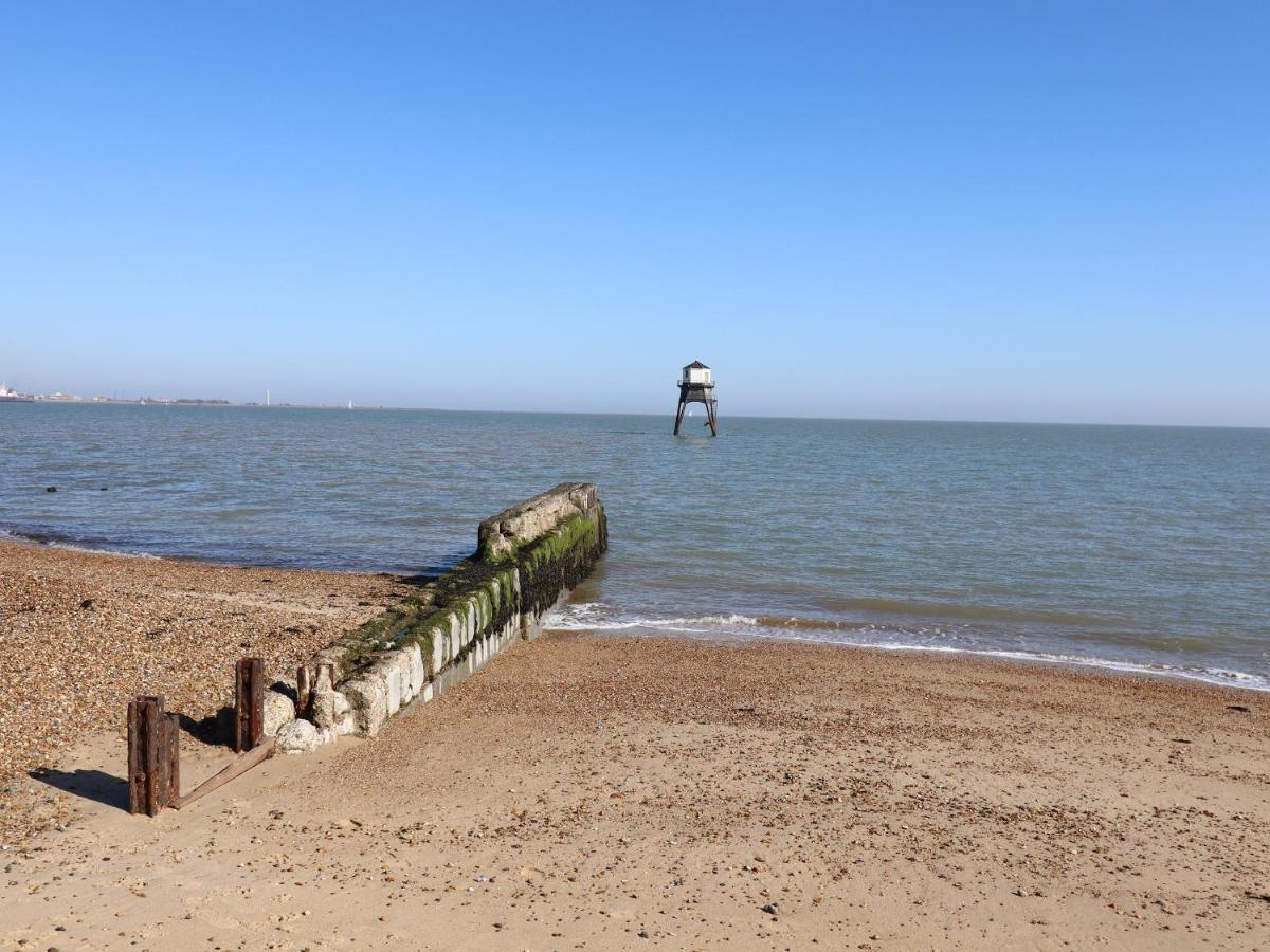Flat 19 By The Beach Harwich Exterior photo
