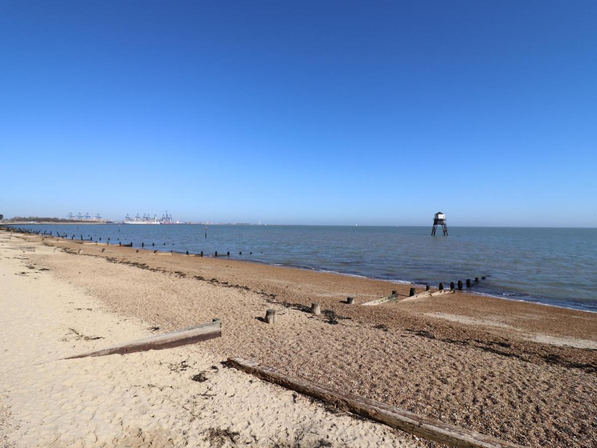 Flat 19 By The Beach Harwich Exterior photo
